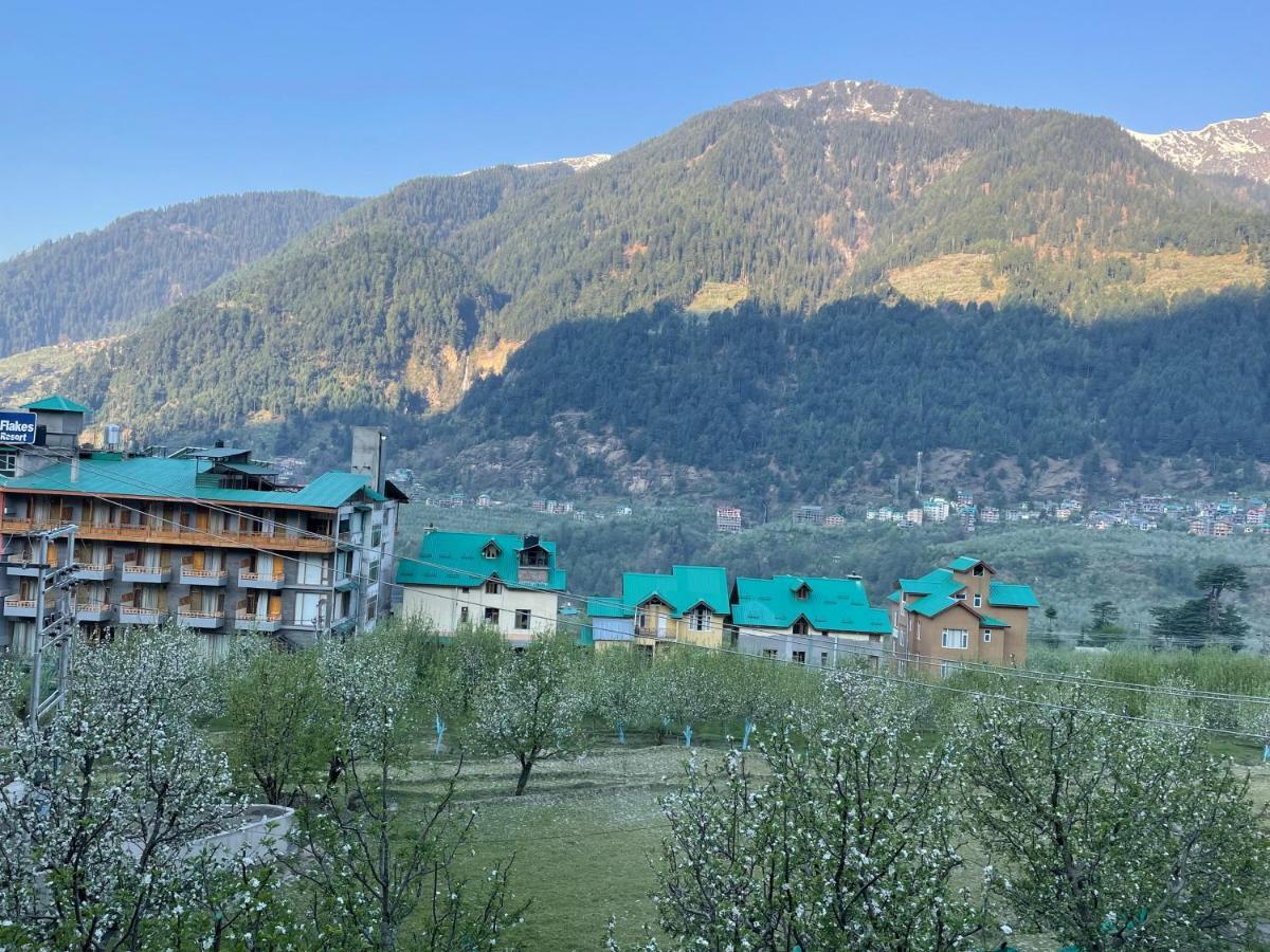 Monkwood House Bed & Breakfast - Manali (Himachal Pradesh) — Photos 1